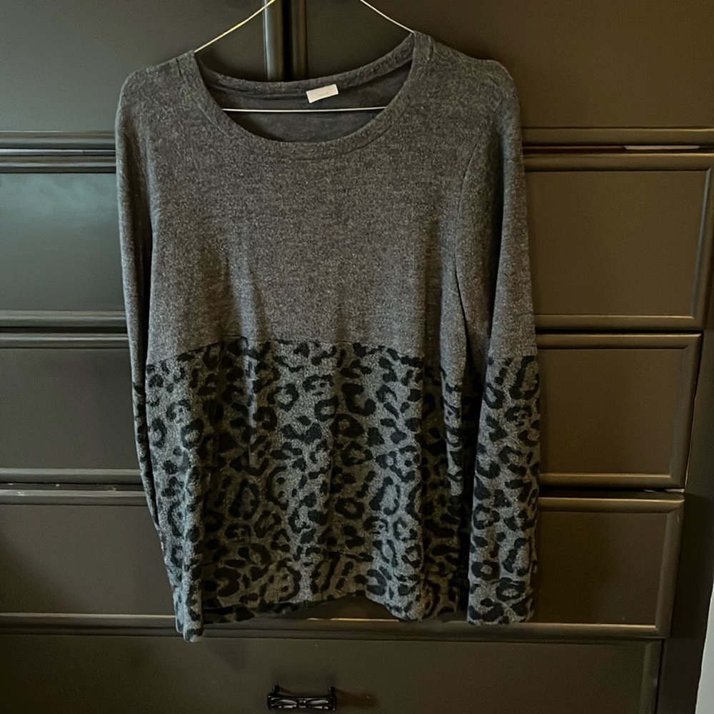 Gray Leopard Print Women's Top